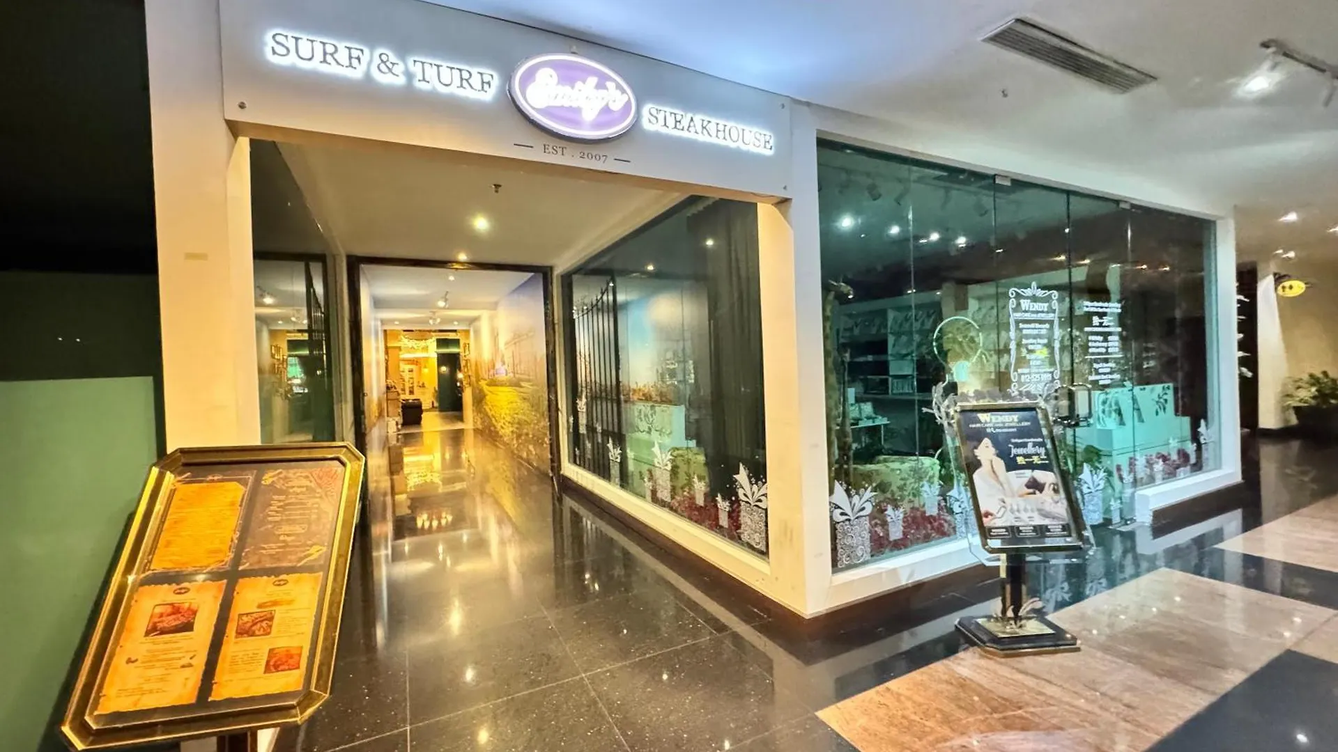 Kinta River Town Suites By Iwh Ipoh 0*,